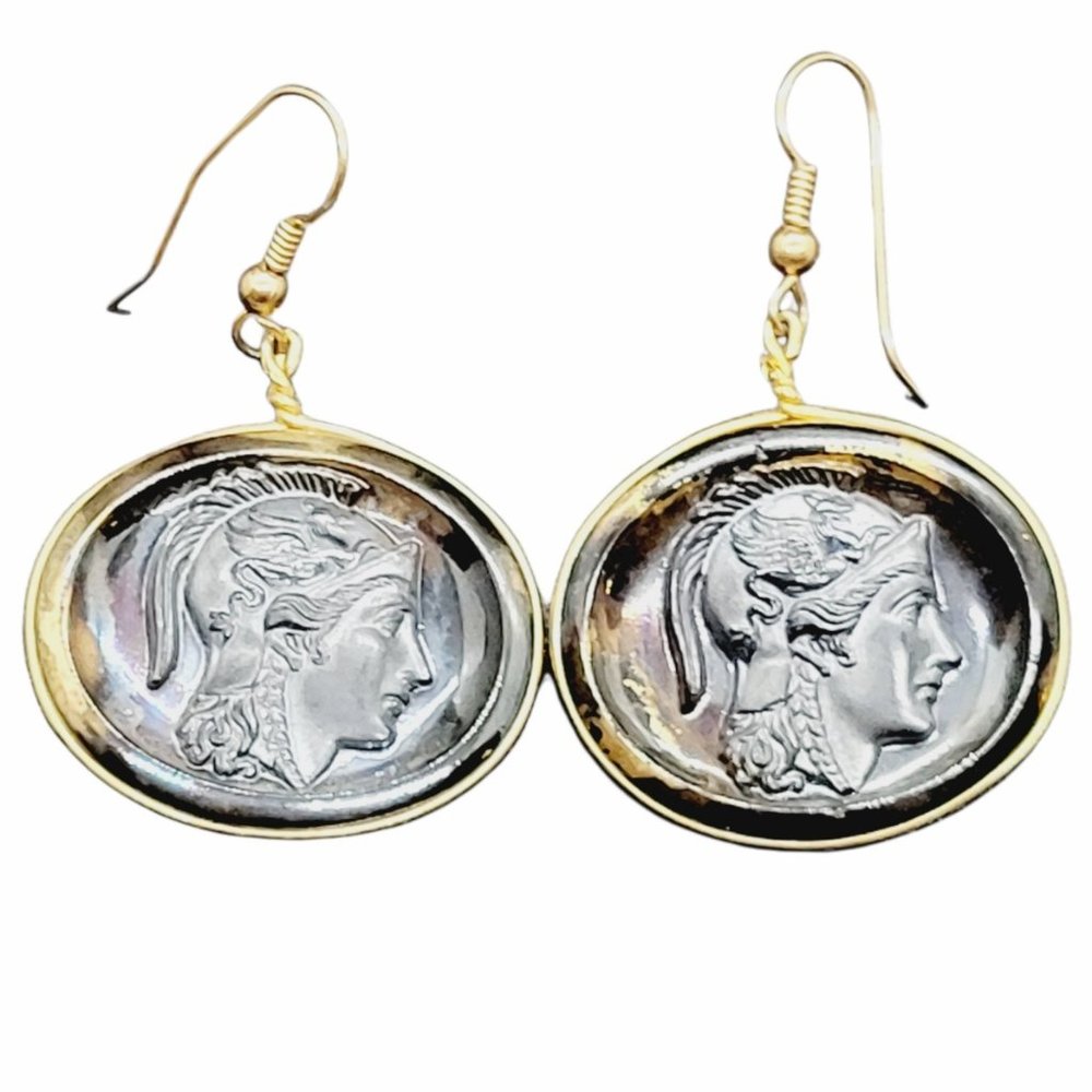 Vintage Cameo gold plate Gold black Earrings